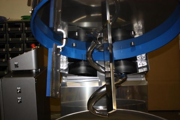 Тестомес для дрожжевого теста LP Group LUX 120 (186 л.) Тестомес для дрожжевого теста LP Group LUX 120 (186 л.)