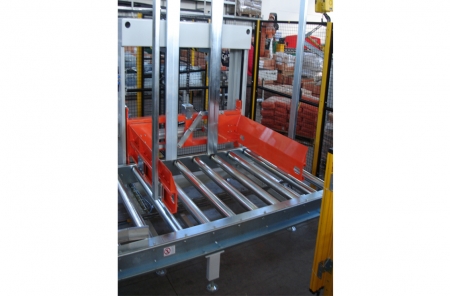 Паллетайзер с нижней подачей