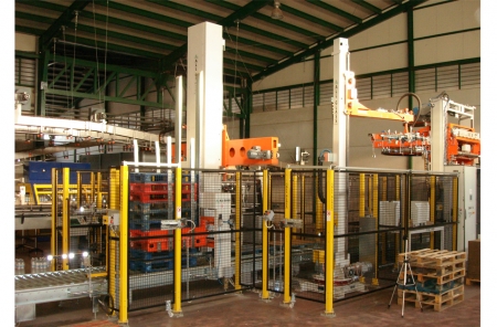 Паллетайзер с нижней подачей