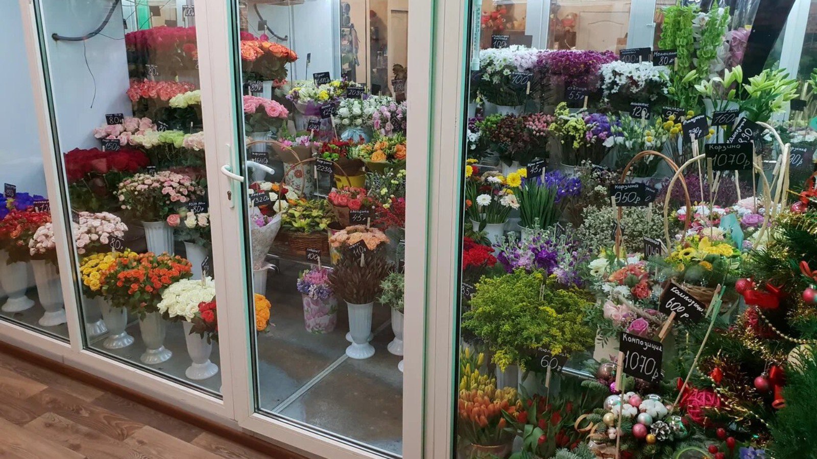 Цветочные магазины закрываются в России Цветочные магазины закрываются в России