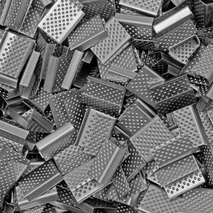 Металлическая скоба для упаковочных лент 16х0,5 мм оцинкованная (скрепа) от компании Европактрейд Металлическая скоба для упаковочных лент 16х0,5 мм оцинкованная (скрепа) от компании Европактрейд