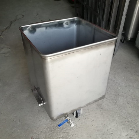 Тележка чан 300 л AISI 304 с краном DN25 Тележка чан 300 л AISI 304 с краном DN25