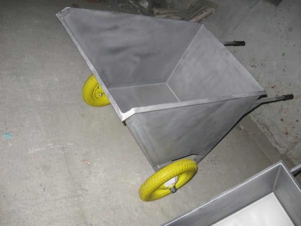 Тележка ковшовая “Рикша” 250 л AISI 430 Тележка ковшовая “Рикша” 250 л AISI 430