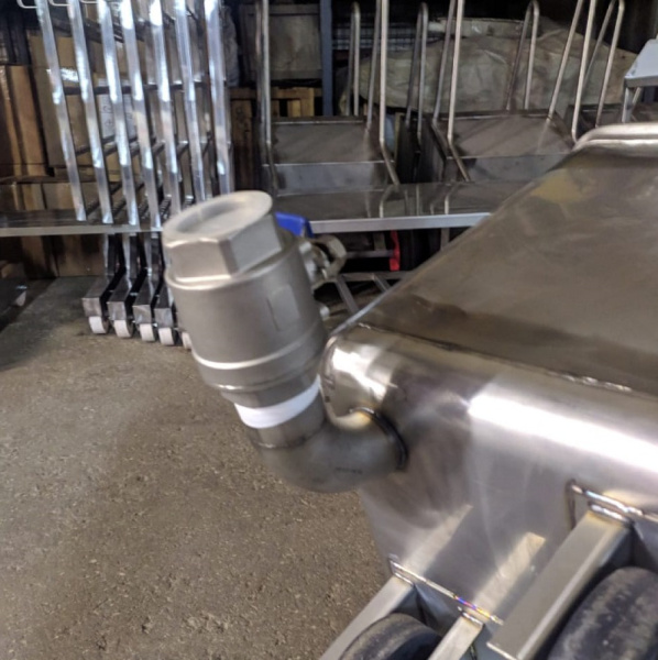 Тележка чан 200 л AISI 304 с краном DN50 2 Тележка чан 200 л AISI 304 с краном DN50 2