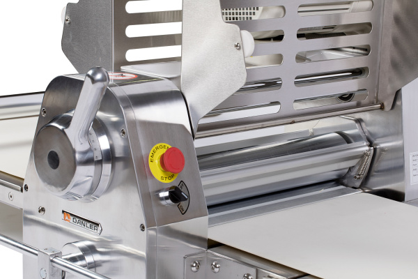 Тестораскаточная машина для слоеного теста настольная Danler KDT-450 Тестораскаточная машина для слоеного теста настольная Danler KDT-450