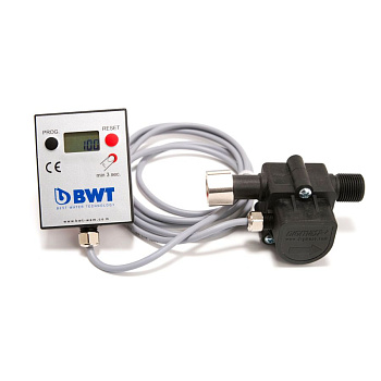 Счетчик расхода воды с LCD дисплеем, FM 3/8“ x M 3/8“,арт.812195/812136 от компании Европактрейд