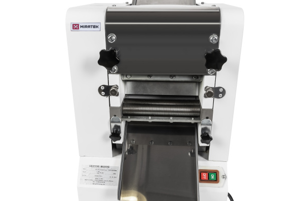 Лапшерезательная тестораскаточная машина для крутого теста Miratek KX-35 (эмаль, передн. ручки) Лапшерезательная тестораскаточная машина для крутого теста Miratek KX-35 (эмаль, передн. ручки)