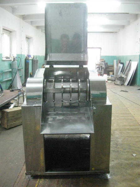 Измельчитель замороженных блоков (блокорезка) МИФ-1300 Измельчитель замороженных блоков (блокорезка) МИФ-1300