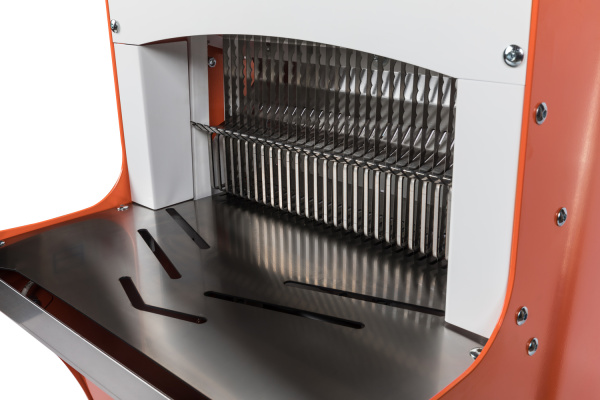 Хлеборезательная машина полуавтоматическая BakeBerry FB-520 Хлеборезательная машина полуавтоматическая BakeBerry FB-520