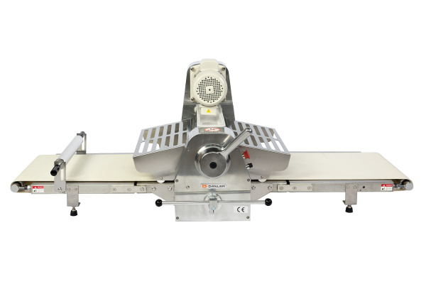 Тестораскаточная машина для слоеного теста настольная Danler KDT-450 Тестораскаточная машина для слоеного теста настольная Danler KDT-450