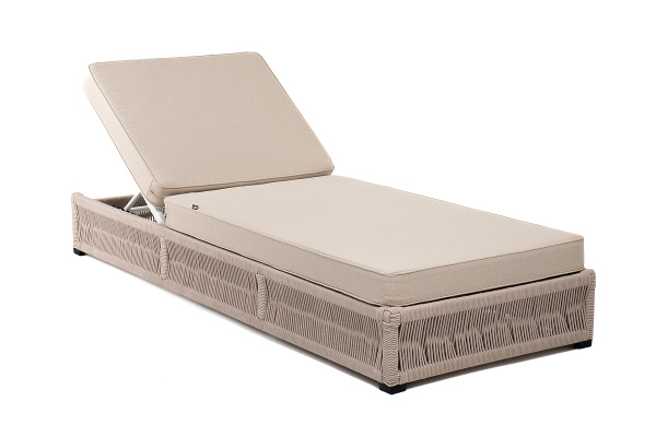 "Ривьера" шезлонг плетеный из роупа, каркас алюминий белый муар, роуп бежевый круглый, ткань бежевая 052 от компании Европактрейд "Ривьера" шезлонг плетеный из роупа, каркас алюминий белый муар, роуп бежевый круглый, ткань бежевая 052 от компании Европактрейд