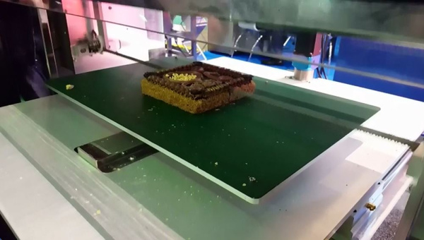 Машина для вертикальной нарезки тортов и бисквита GRE-400 Машина для вертикальной нарезки тортов и бисквита GRE-400