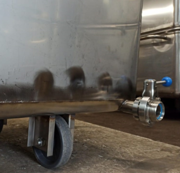 Тележка чан 200 л AISI 304 с шиберным краном Тележка чан 200 л AISI 304 с шиберным краном