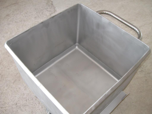 Тележка-чан “Чебурашка” (“Китаянка”) для фарша 100 л AISI 304 Тележка-чан “Чебурашка” (“Китаянка”) для фарша 100 л AISI 304