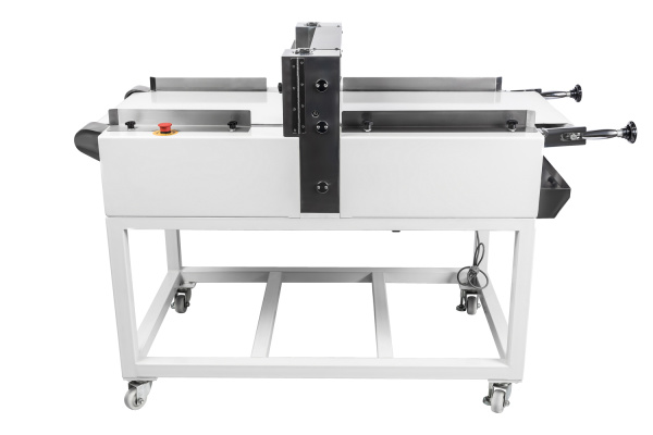 Машина для горизонтальной нарезки тортов и бисквита Danler GM-480 Машина для горизонтальной нарезки тортов и бисквита Danler GM-480