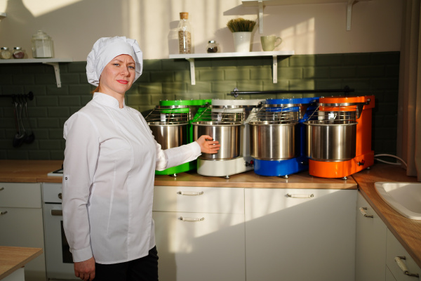 Спиральная тестомесительная машина SOLO-05