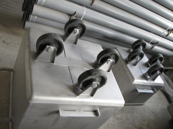 Тележка-чан “Чебурашка” (“Китаянка”) для фарша 200 л AISI 304 Тележка-чан “Чебурашка” (“Китаянка”) для фарша 200 л AISI 304