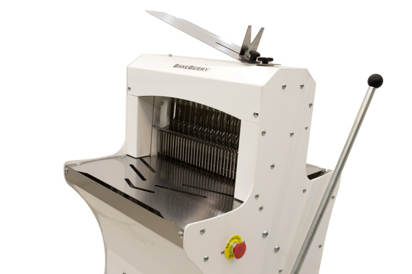 Хлеборезательная машина полуавтоматическая BakeBerry FB-420 Хлеборезательная машина полуавтоматическая BakeBerry FB-420