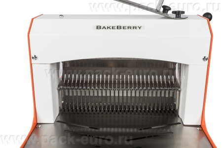 Хлеборезательная машина полуавтоматическая BakeBerry FB-520